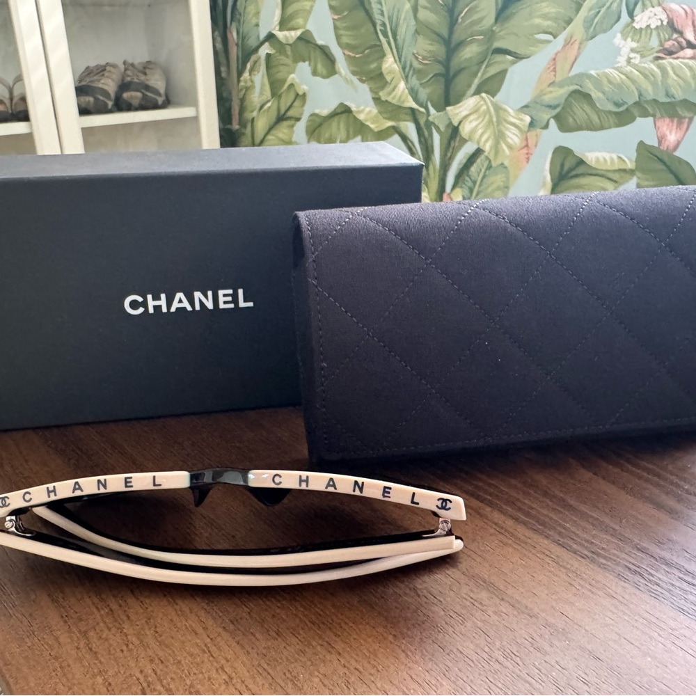 CHANEL Black and Cream Logo Sunglasses with Quilted Case